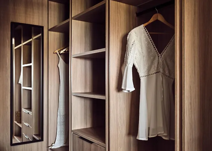 Noema - Stylish With Scenic Serenity, By Zantewize