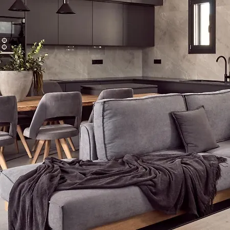 Noema - Stylish With Scenic Serenity, By Zantewize Villa