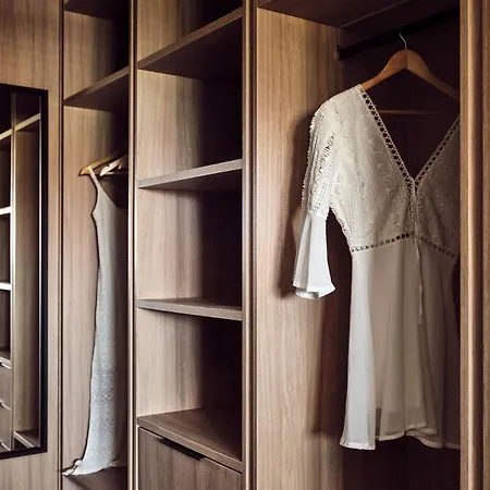 Noema - Stylish With Scenic Serenity, By Zantewize